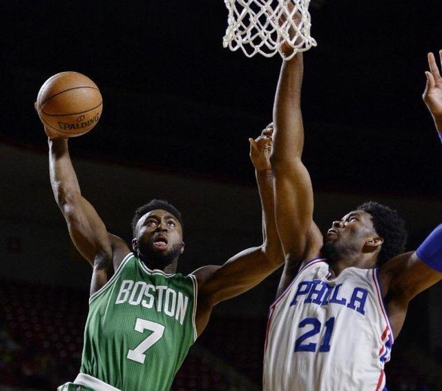 但真正左右 但真正左右